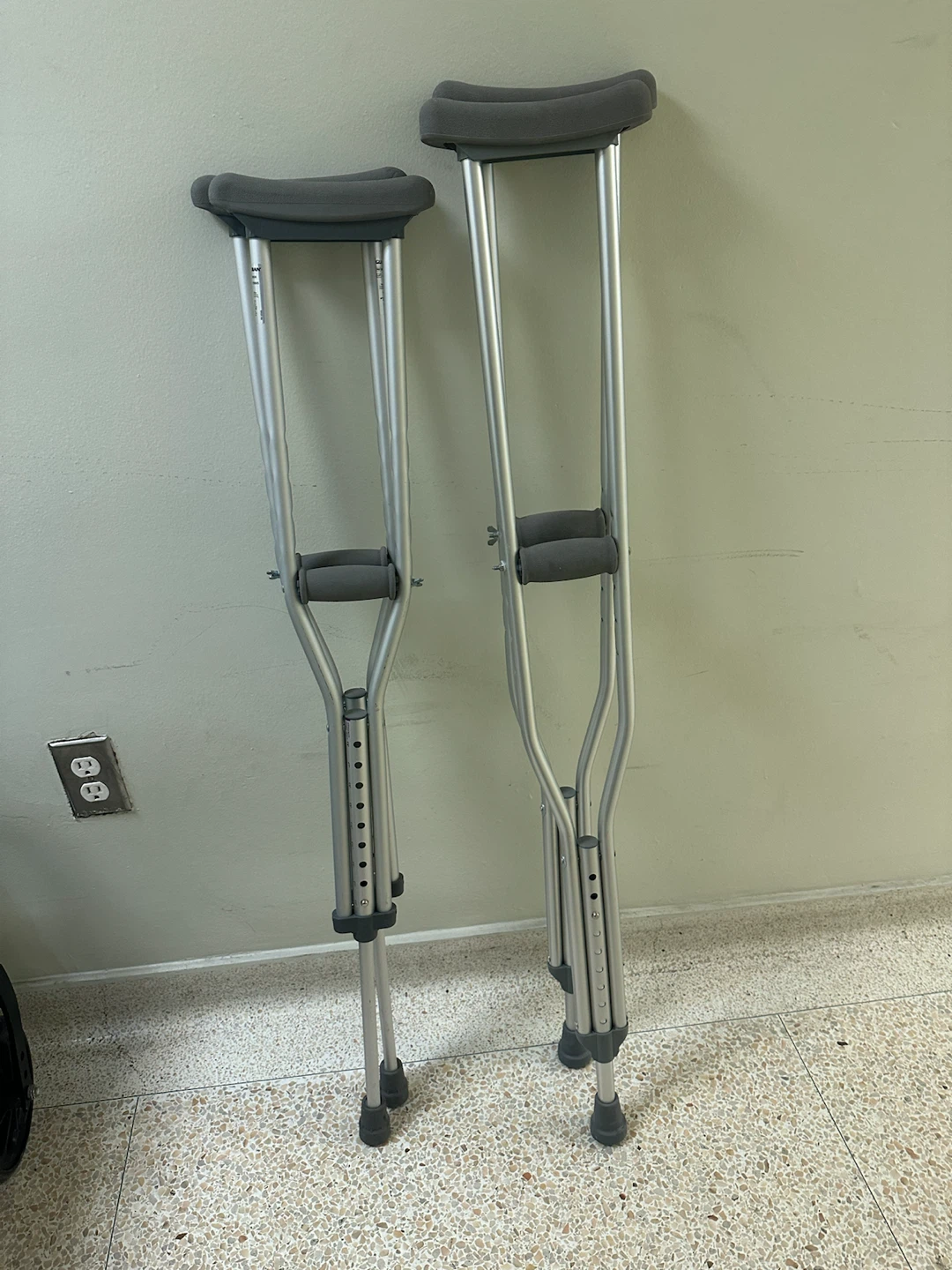 Adjustable Crutches Pair