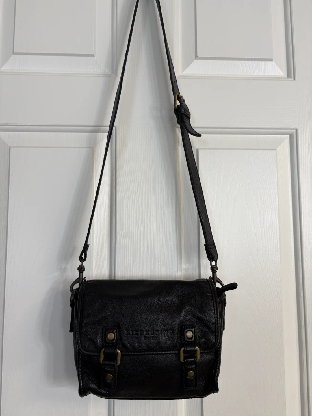 Liebeskind Berlin Black Leather Crossbody Bag - photo 2