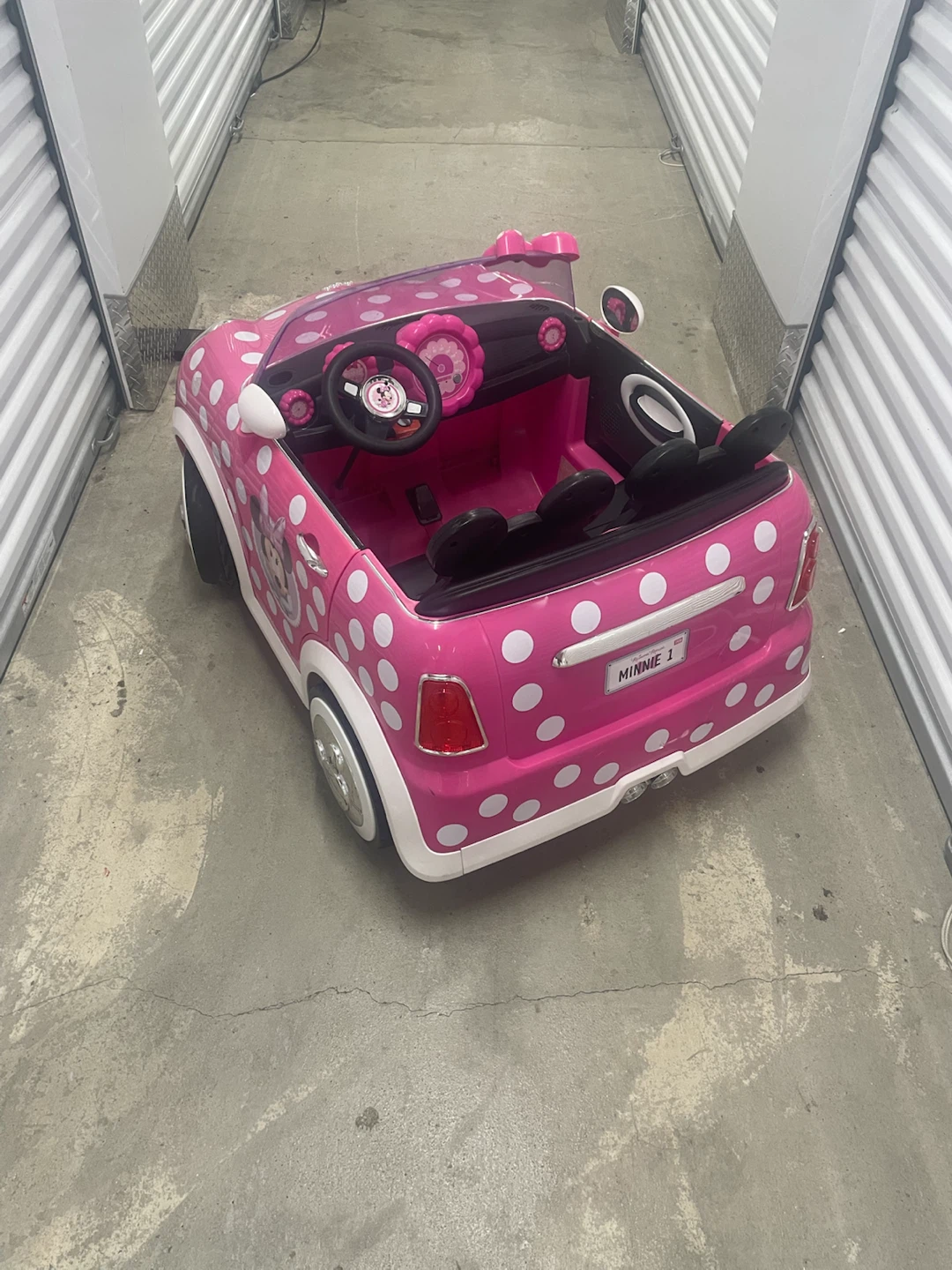 Kids Minnie Mouse Ride-On Car - photo 3