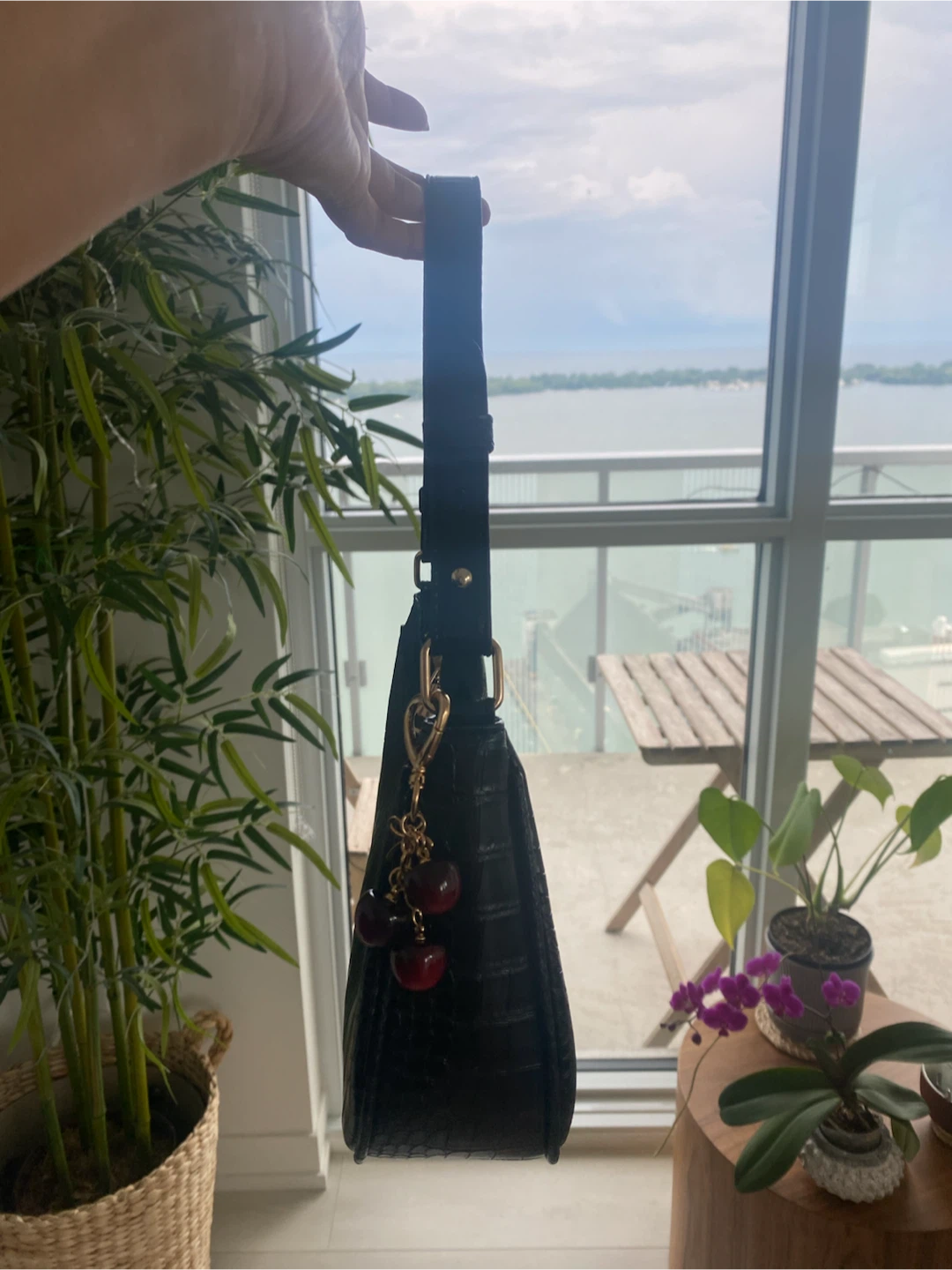 Small -Black Croc Embossed Shoulder Bag - photo 4