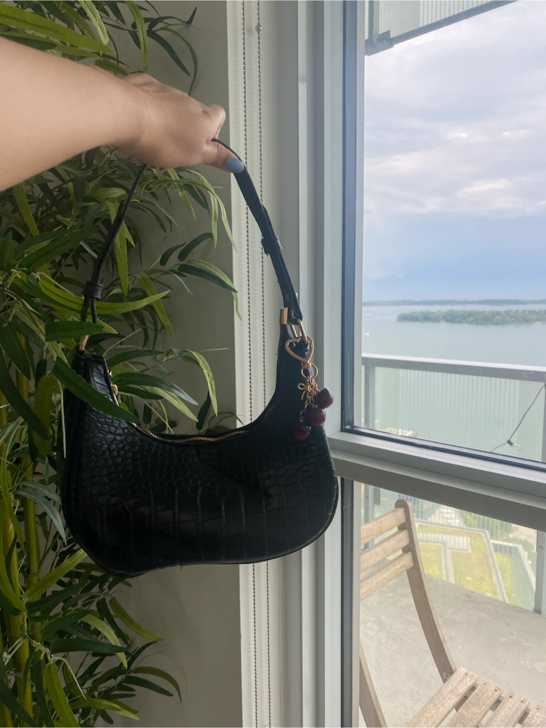 Small -Black Croc Embossed Shoulder Bag - photo 5
