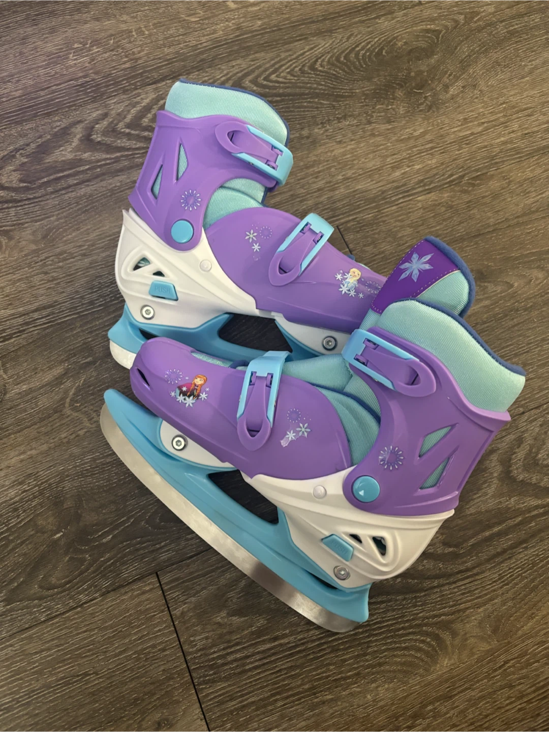 Frozen themed ice skates - photo 2