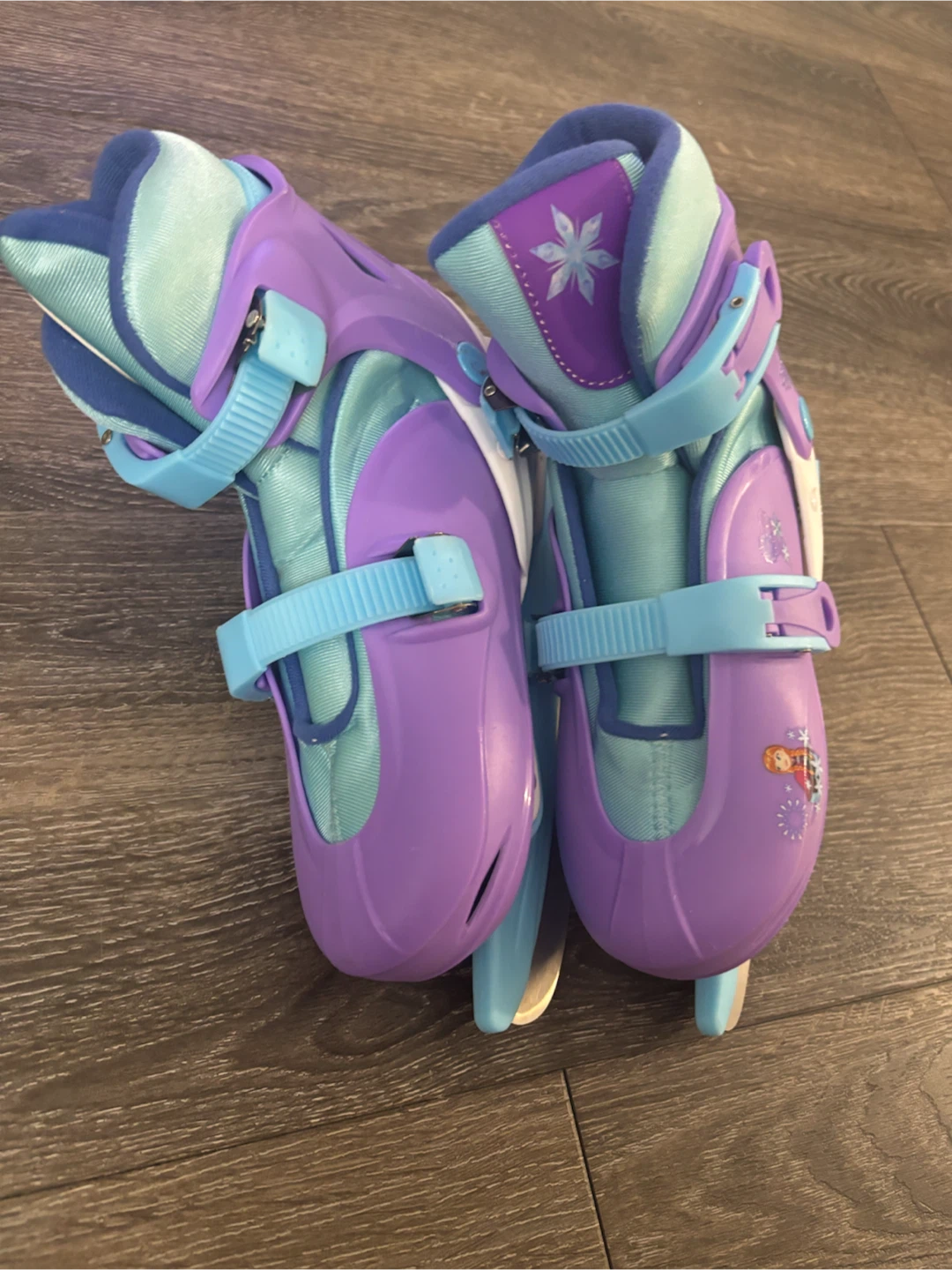 Frozen themed ice skates - photo 3