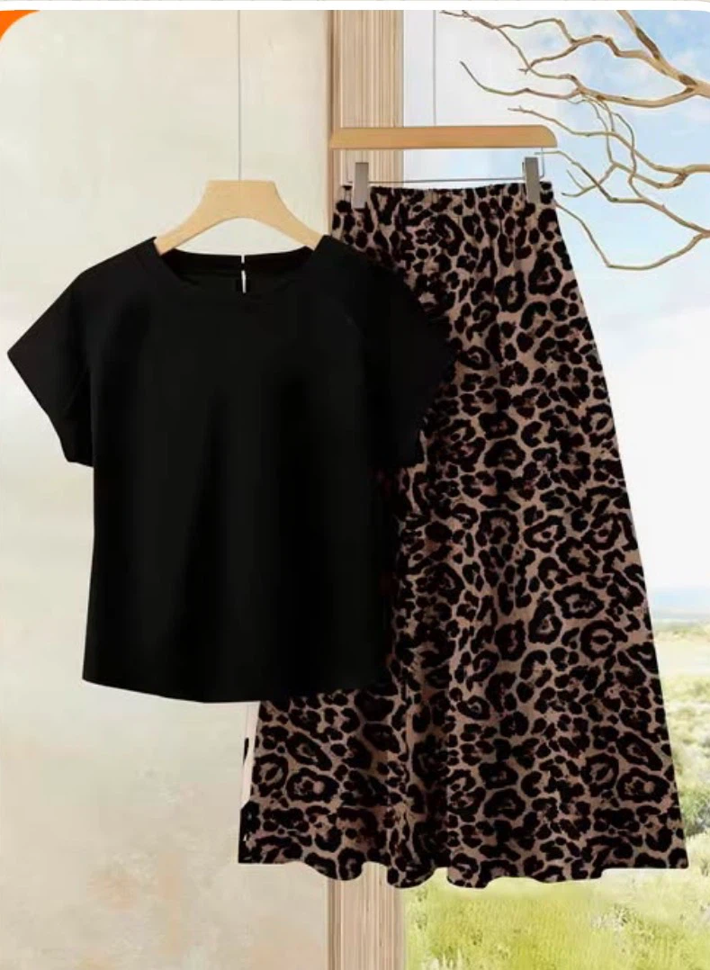 Black T-shirt and Leopard Print Pants Set