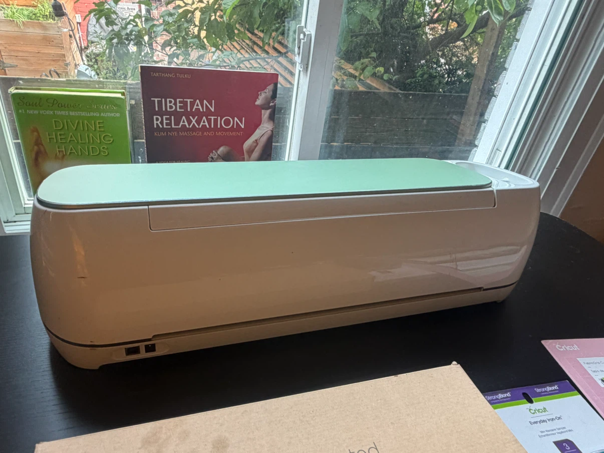 Cricut Maker Cutting Machine Bundle with Accessories - photo 3