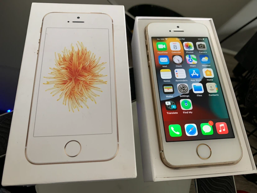 Apple iPhone SE (Gold) 64GB