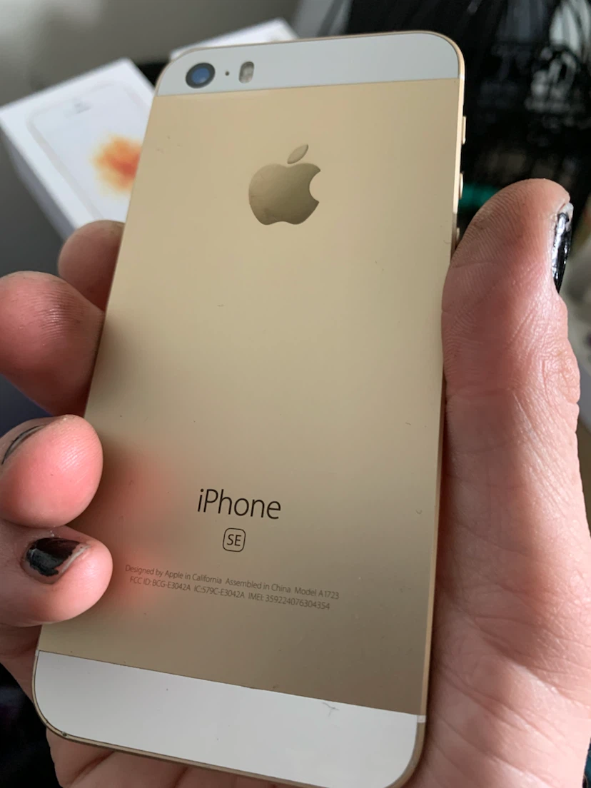 Apple iPhone SE (Gold) 64GB - photo 2