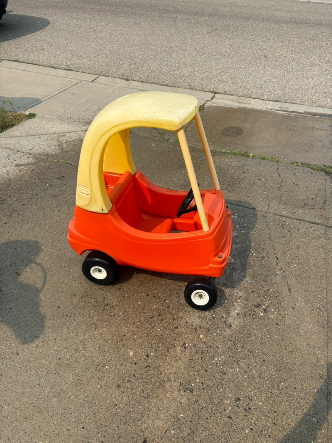 Little Tikes Cozy Coupe Ride-On Toy Car - photo 2