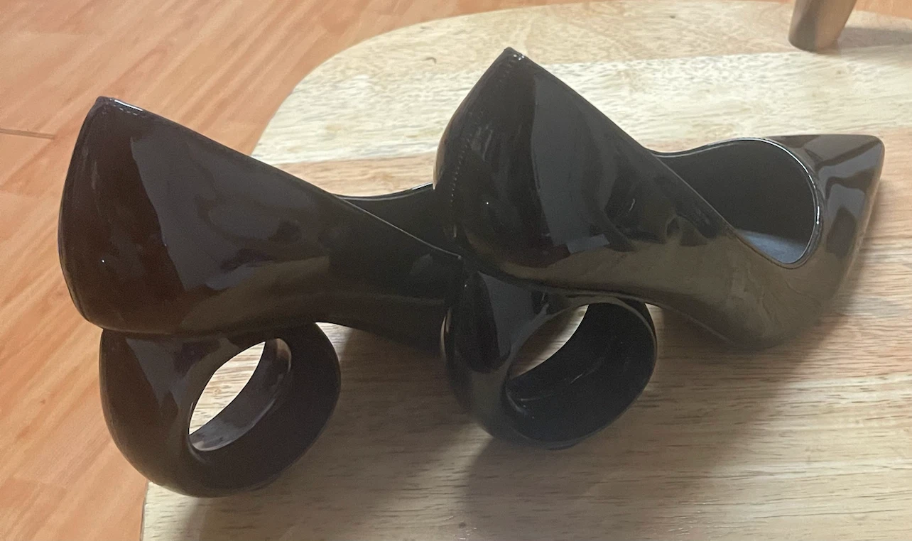 BIGTREE Black Patent Heels
