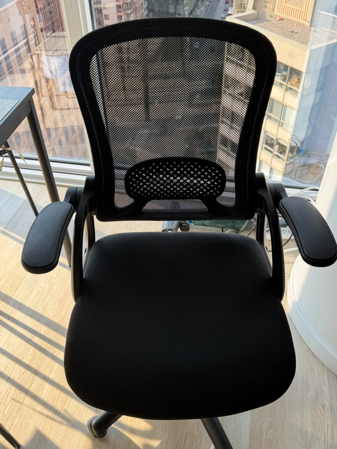 Black Mesh Office Chair - photo 2