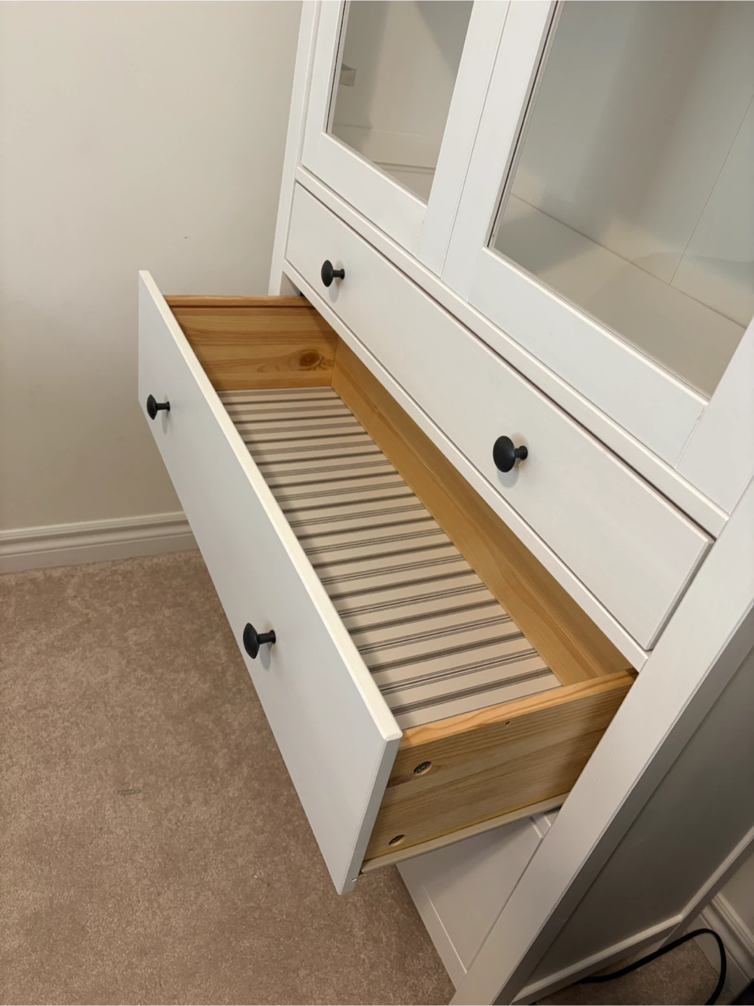 IKEA HEMNES Glass-door cabinet with 3 drawers, white stain, - photo 3