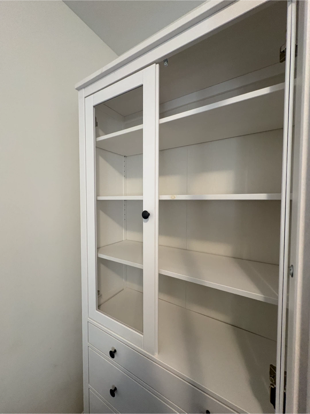 IKEA HEMNES Glass-door cabinet with 3 drawers, white stain, - photo 5