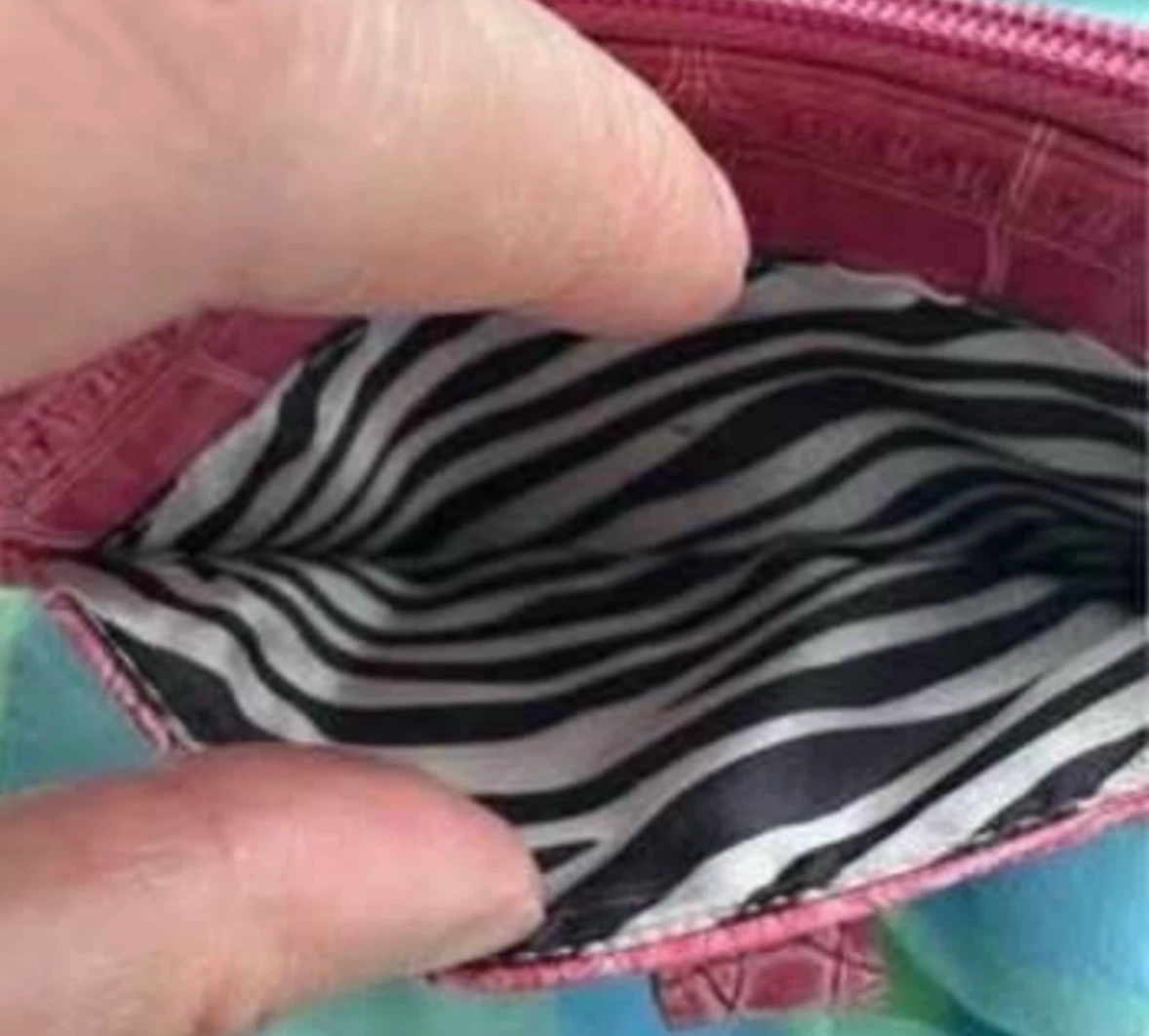 Guess wallet (Good condition) (Free) - photo 3