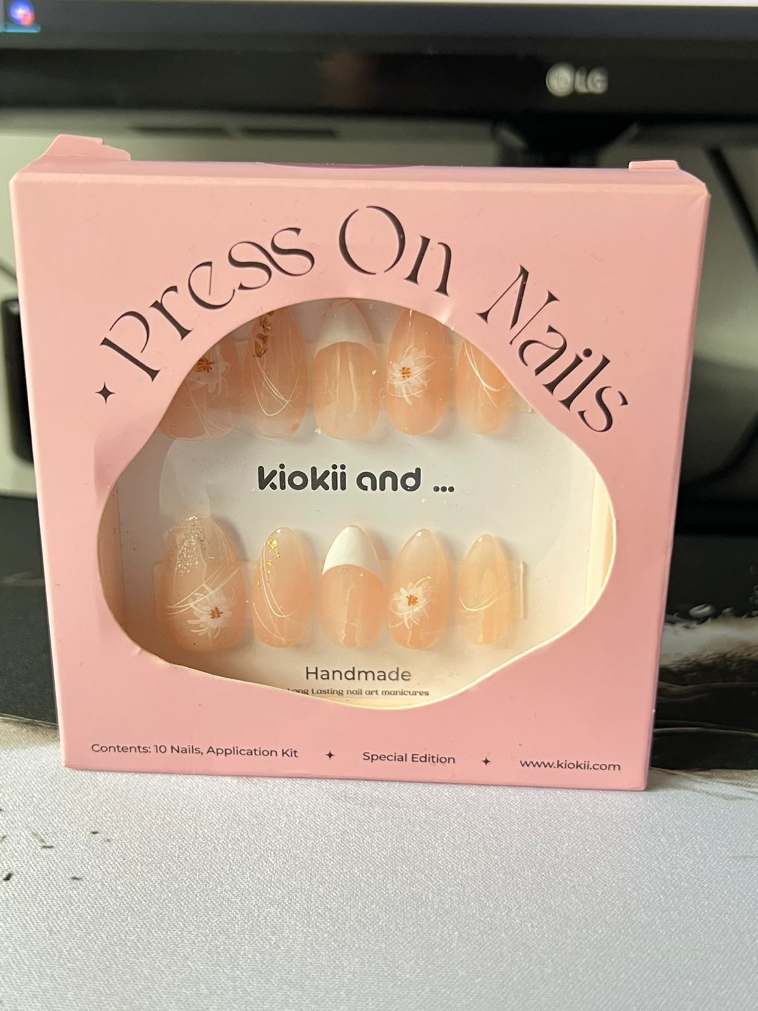 kiokii and ... Handmade Press-On Nails