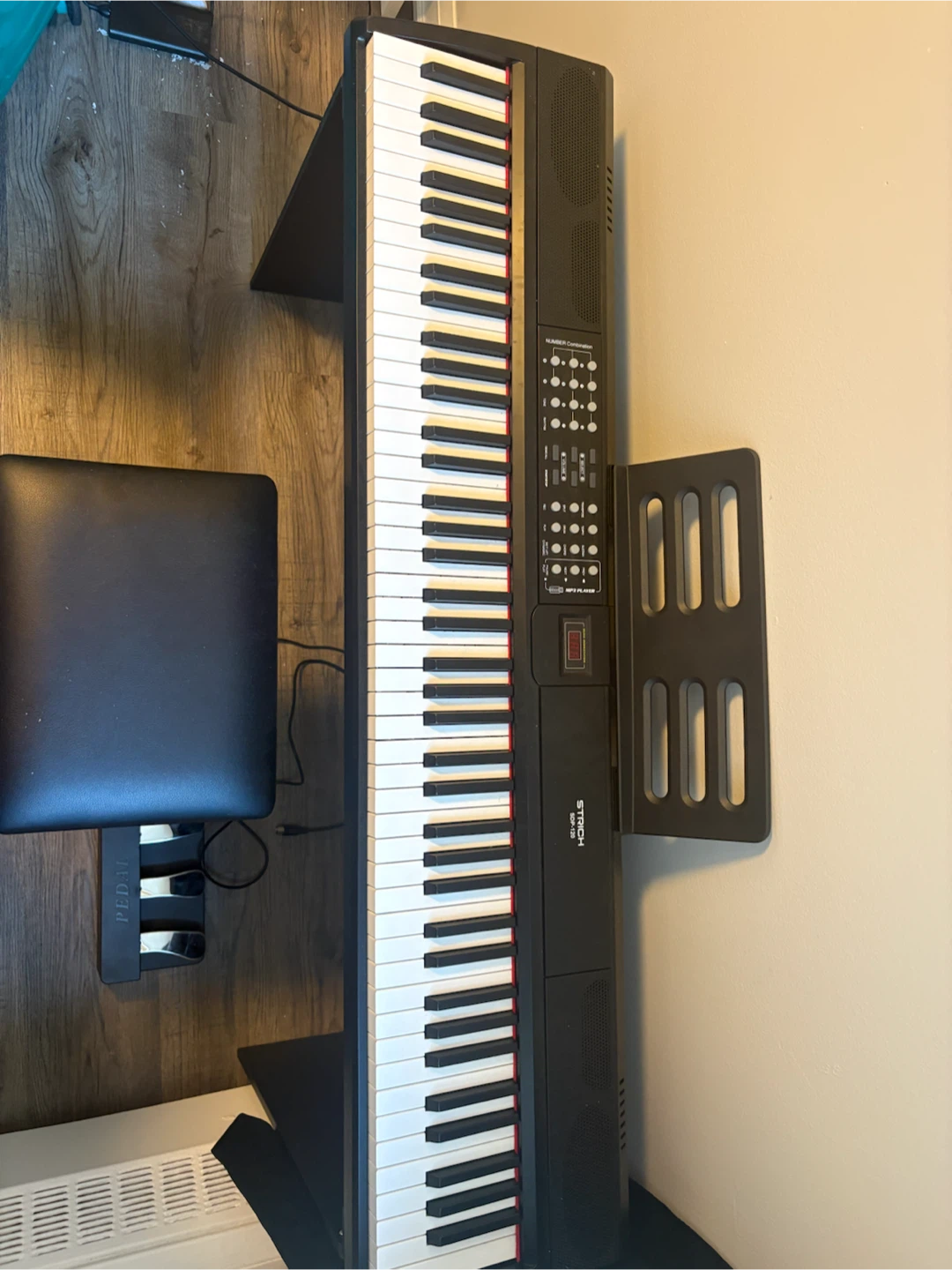 Digital piano 88 weighted keys + bench