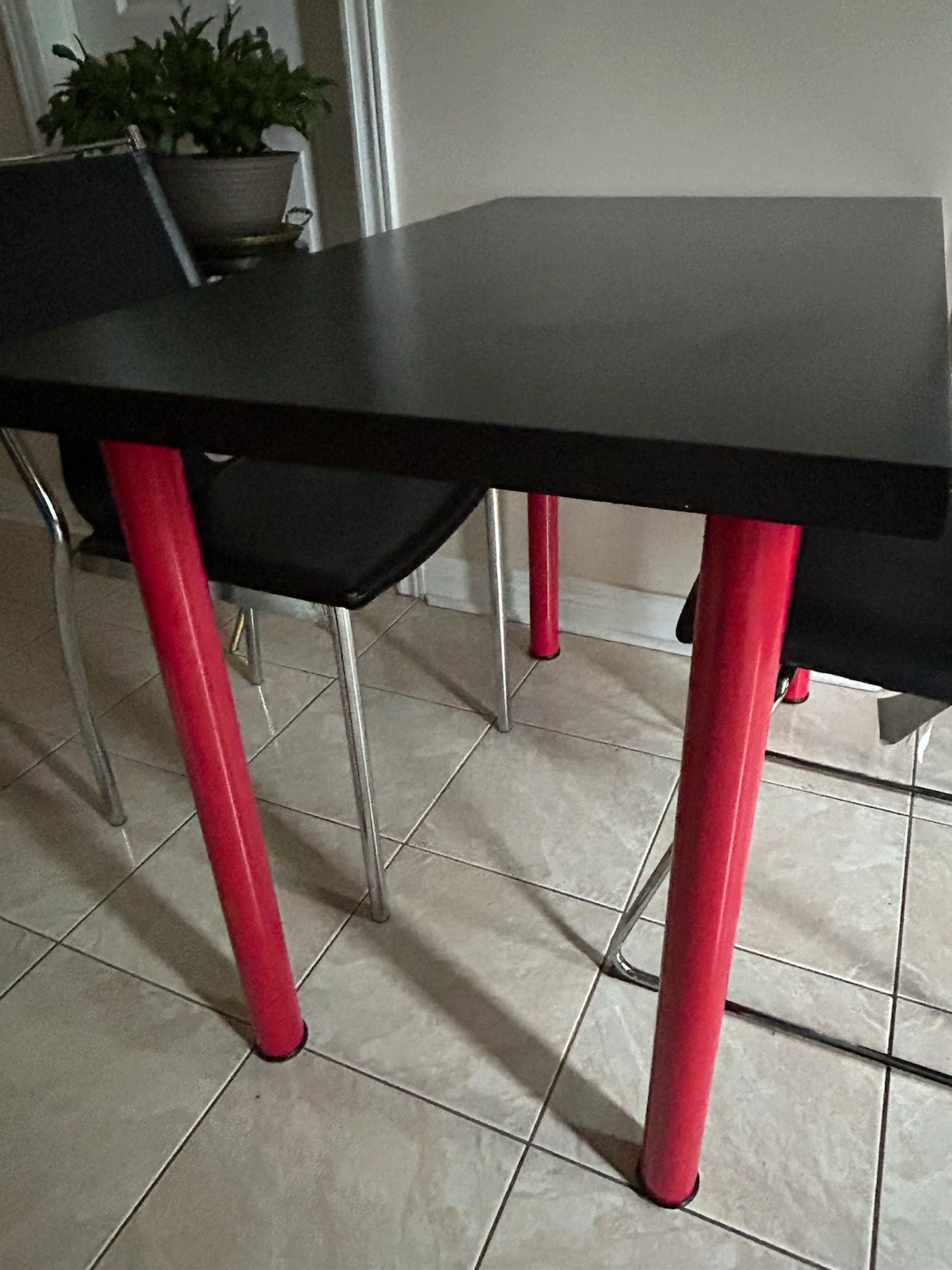 Black Dining Table with Red Legs - photo 3