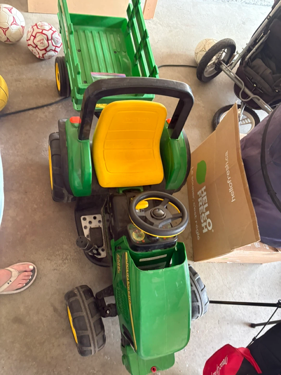John Deere Kids Ride-On Tractor with Trailer - photo 2