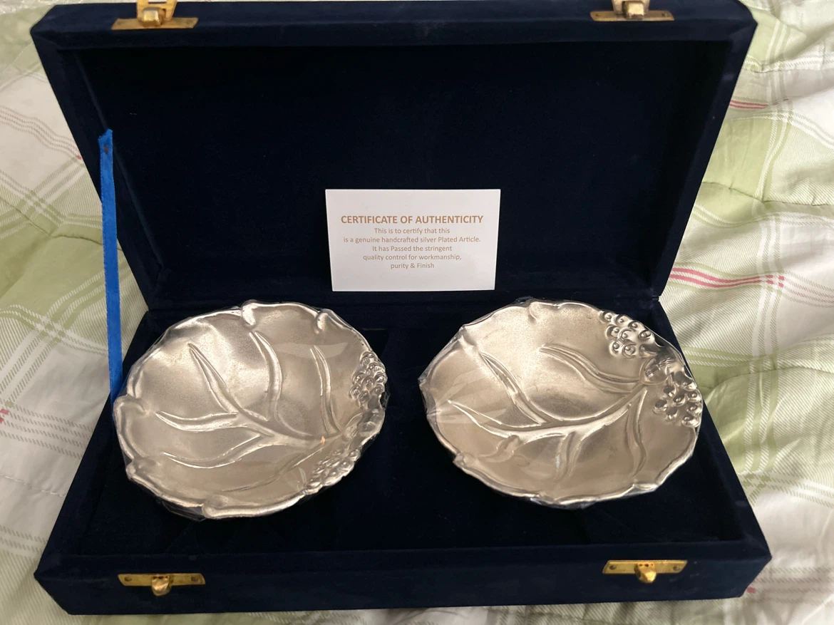 Set of 2 Silver Plated Decorative Bowls with Box