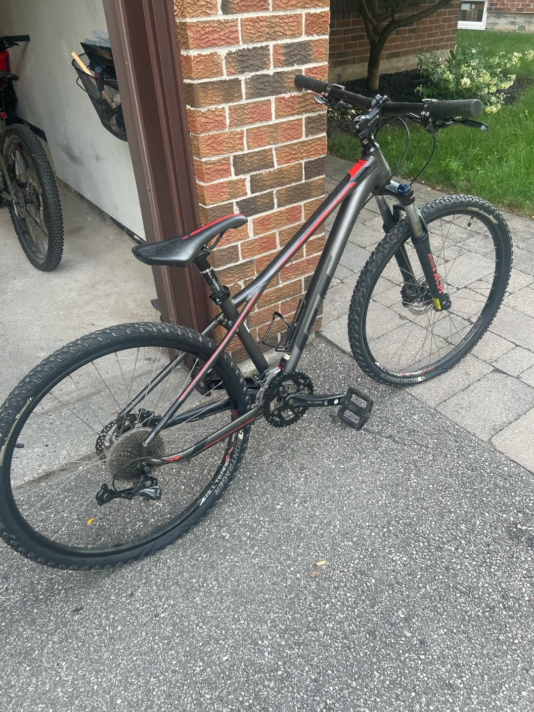 GT Mountain Bike size small