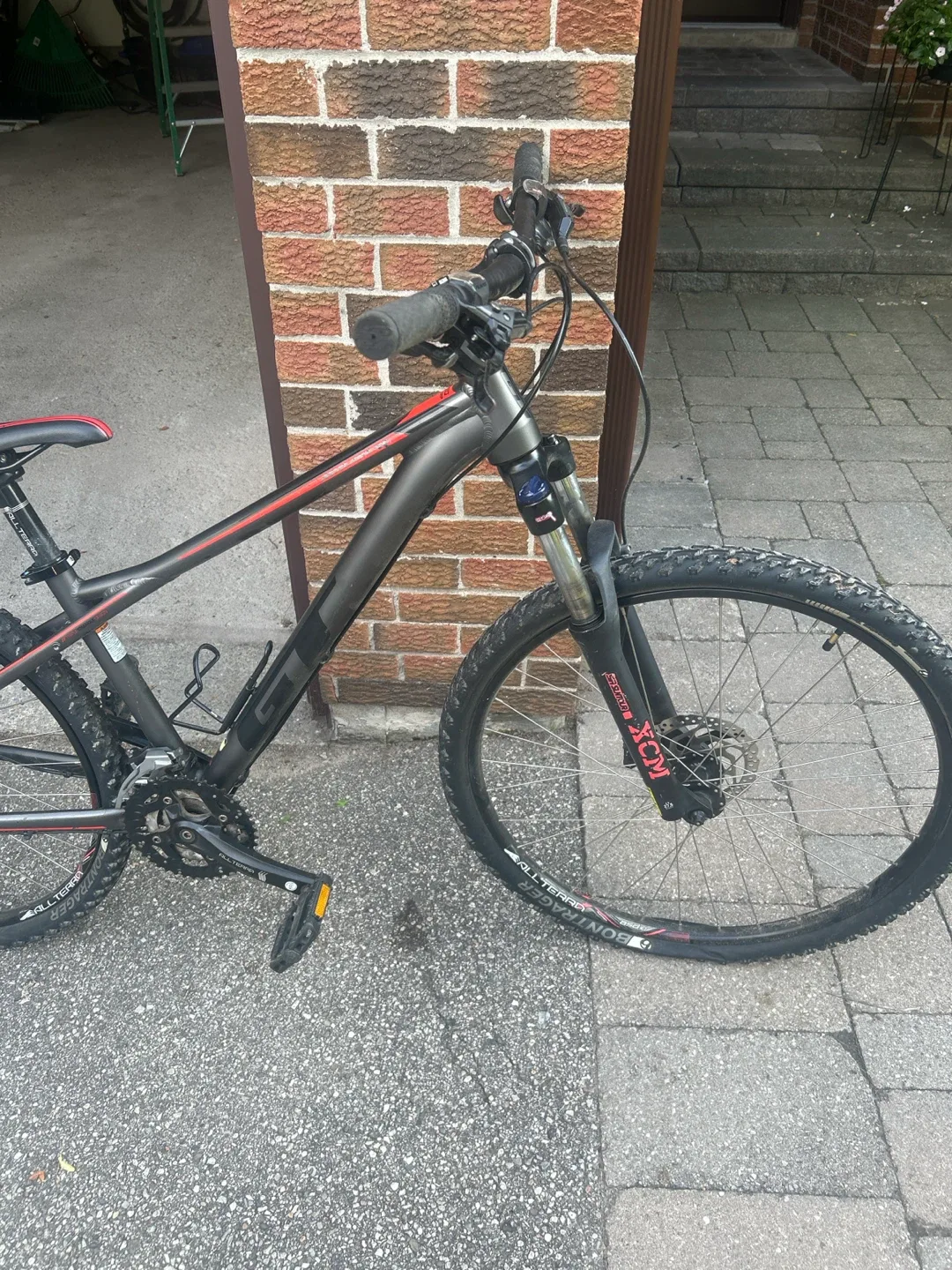 GT Mountain Bike size small - photo 2