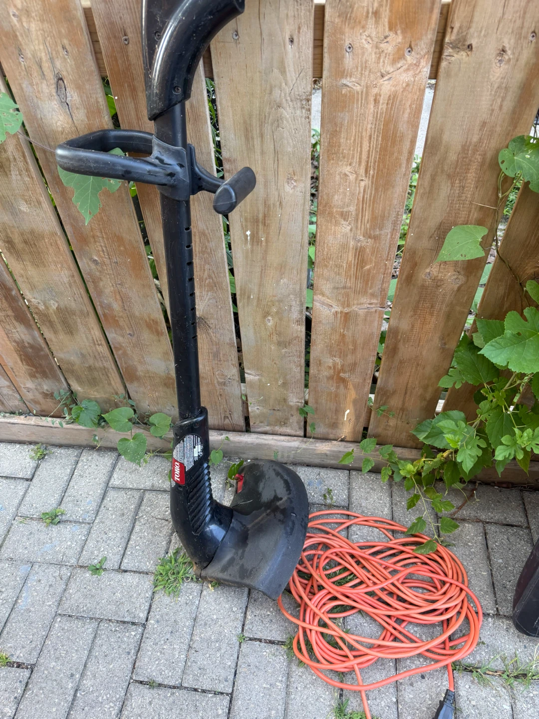 Toro 15" Electric Trimmer with long extension