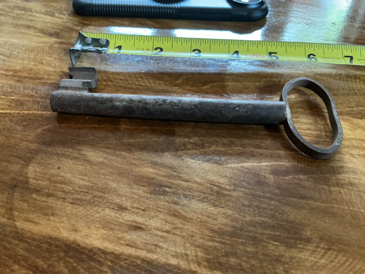 Antique Cast Iron Skeleton Large Gate Key ! - photo 3