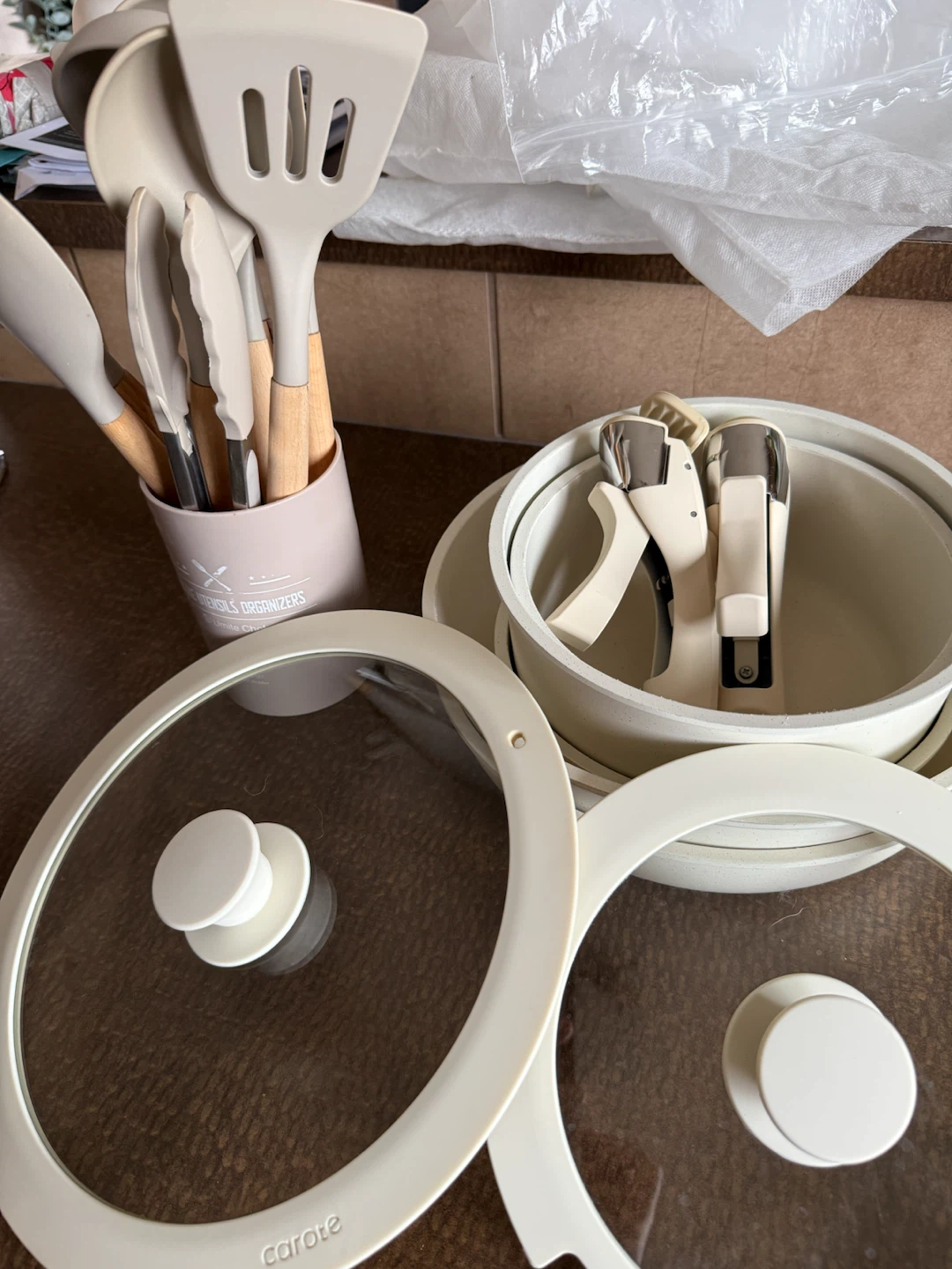 Pots and pans with utensils - photo 3