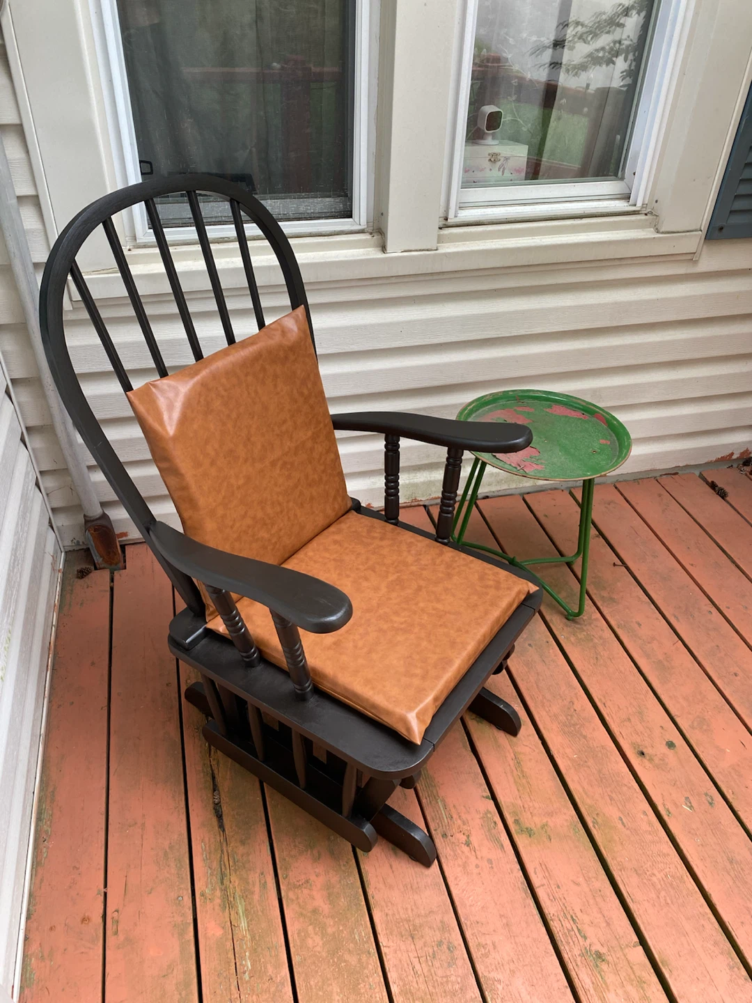 Vintage Rustic Style Rocking Chair / Nursing Chair w/ 2 Cushions