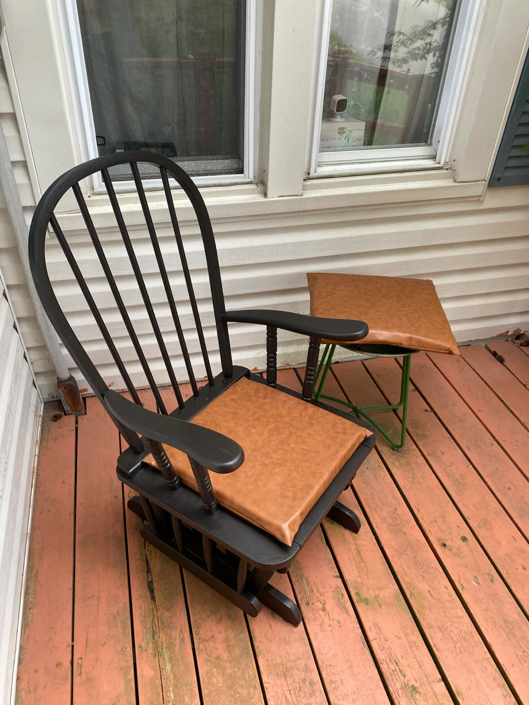 Vintage Rustic Style Rocking Chair / Nursing Chair w/ 2 Cushions - photo 2