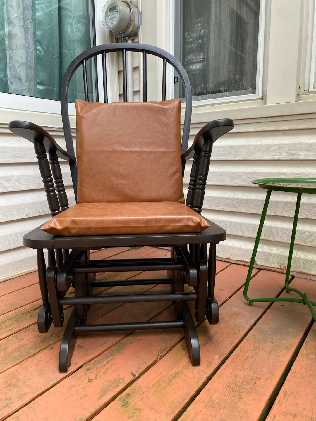 Vintage Rustic Style Rocking Chair / Nursing Chair w/ 2 Cushions - photo 3