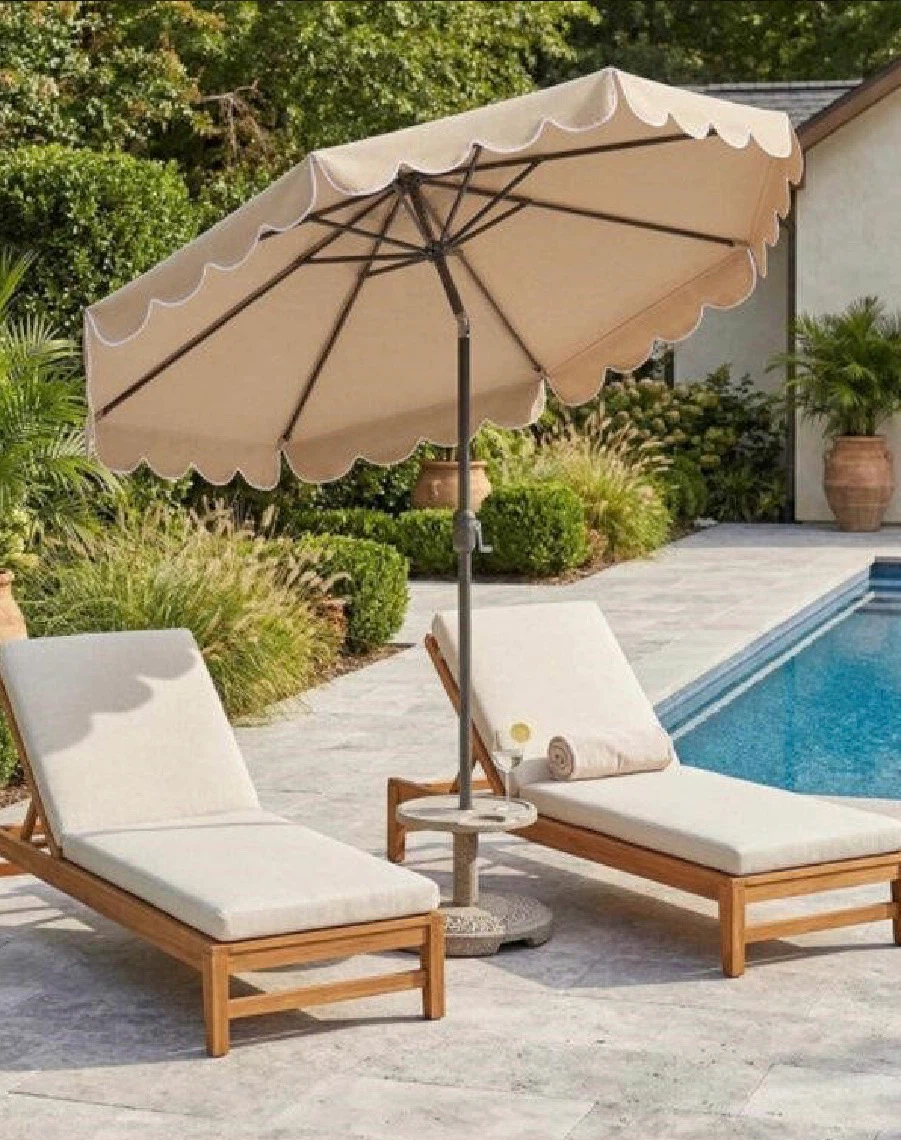 Outdoor Patio Umbrella with Scalloped Edges