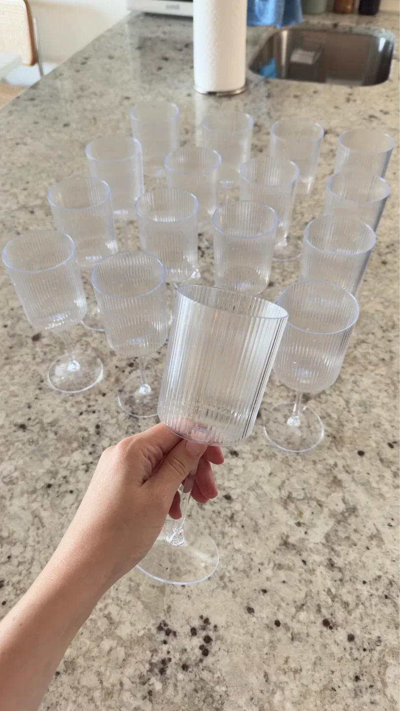 Set of 16 Clear Plastic Wine Glasses