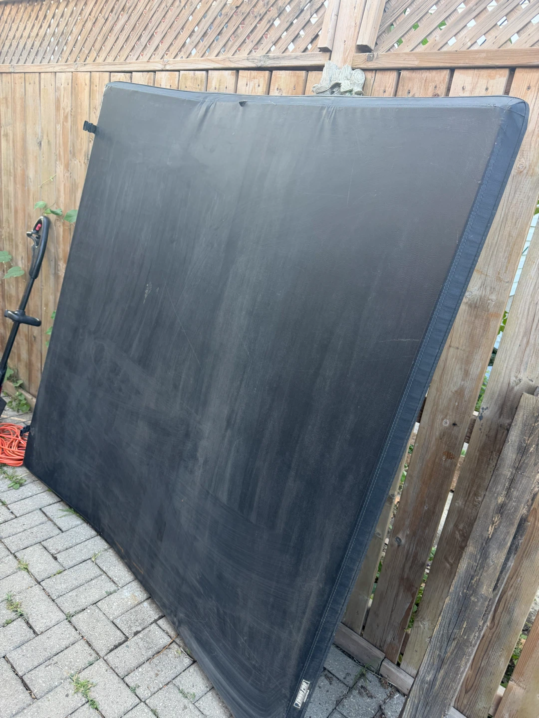 Tonno Pro Hardfold Tonneau Cover