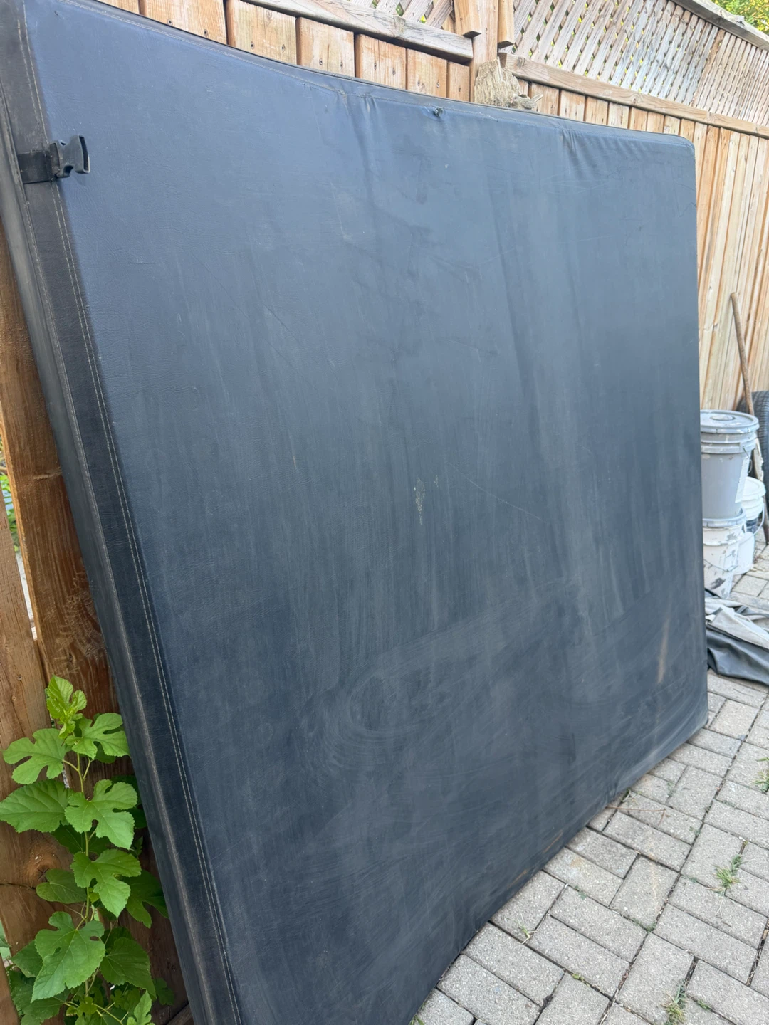 Tonno Pro Hardfold Tonneau Cover - photo 3