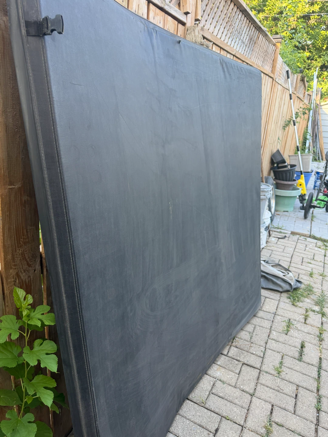 Tonno Pro Hardfold Tonneau Cover - photo 4