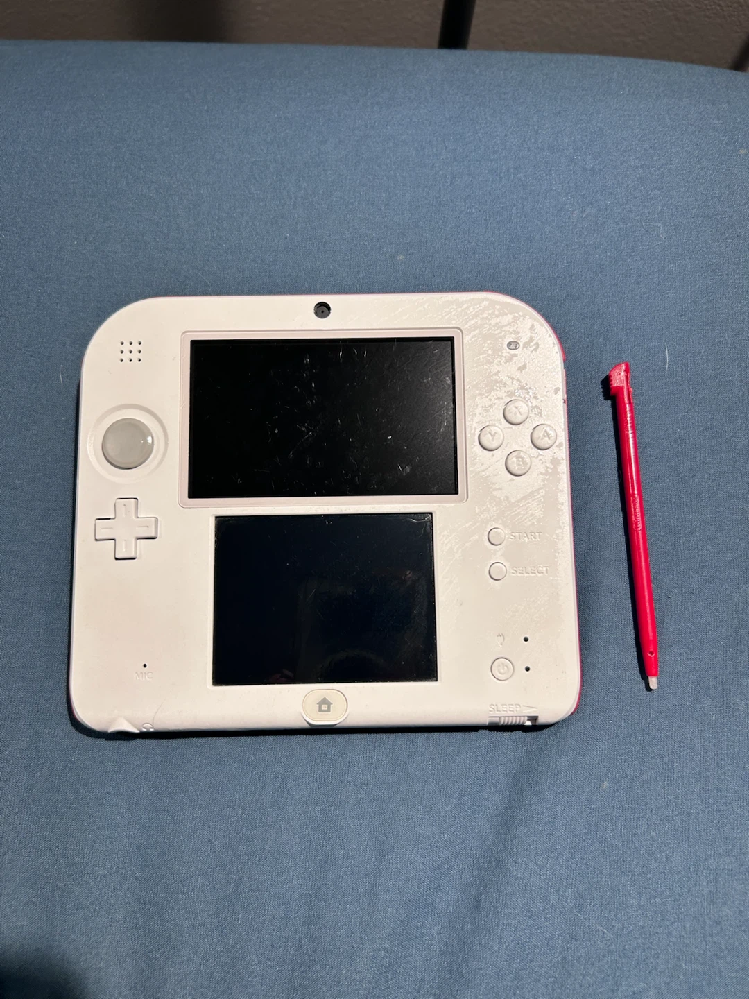 Nintendo 2DS + Stylus + 2 MySims Games