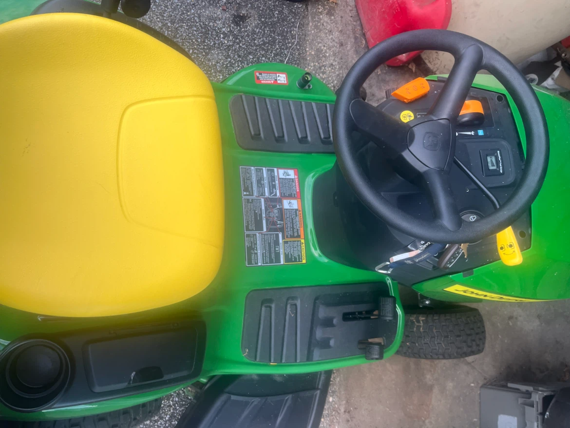 John Deere S120 Riding Lawn Mower with mulch cover - photo 3