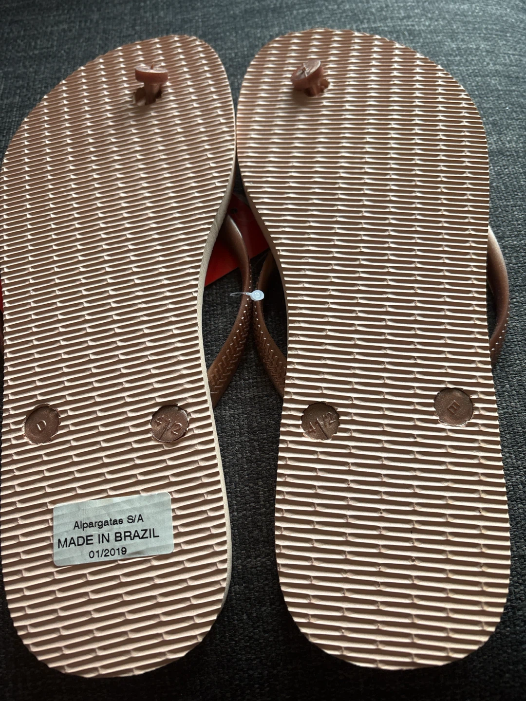 Havaianas Rose Gold Flip Flops Size US 11/12W - photo 2