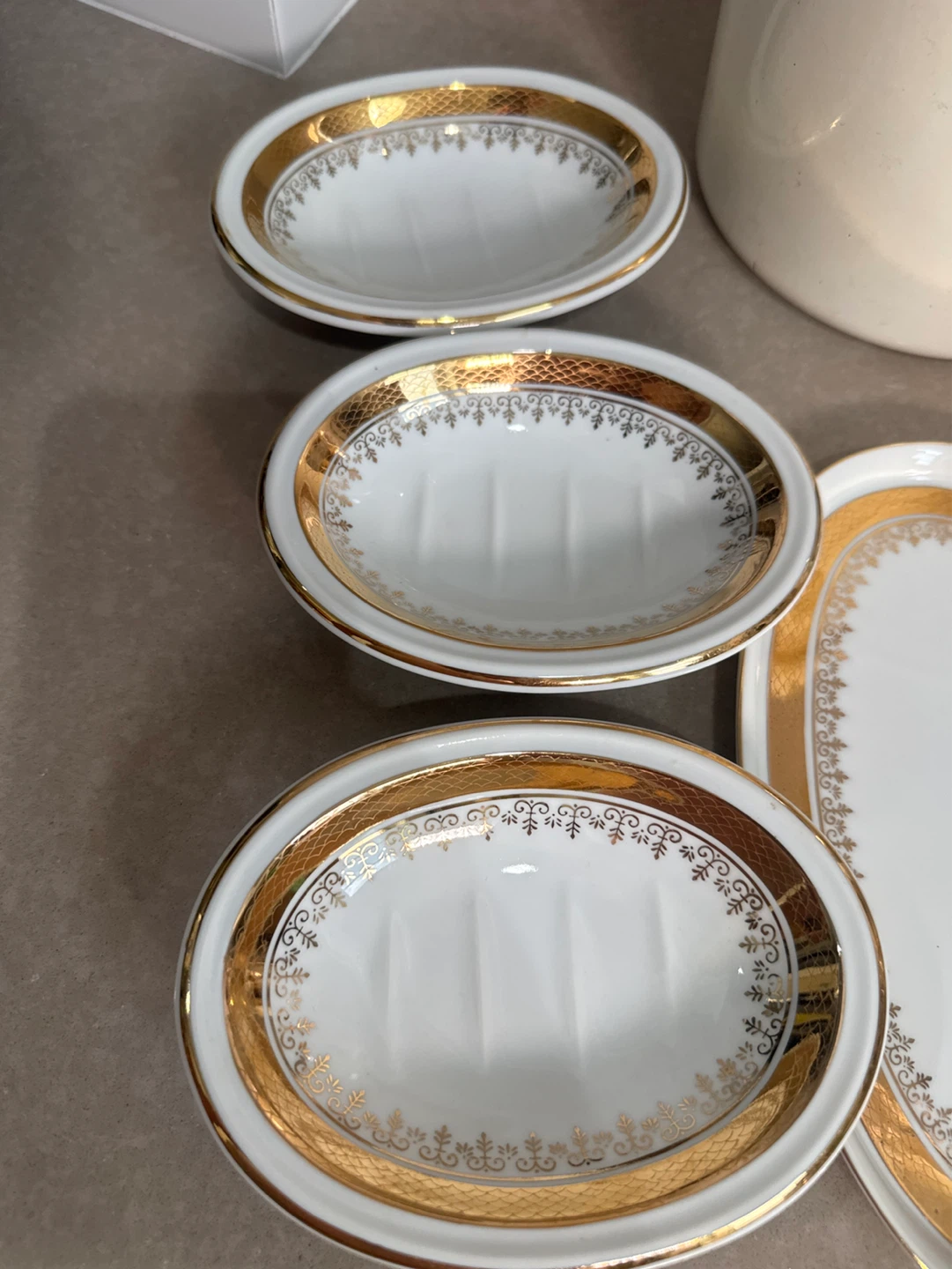 White and Gold Bathroom Accessories Set - photo 2