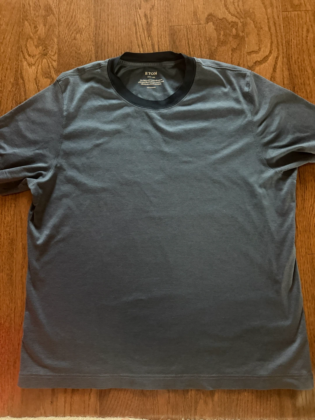 Like new - Eton Slim Fit T-Shirt - Large