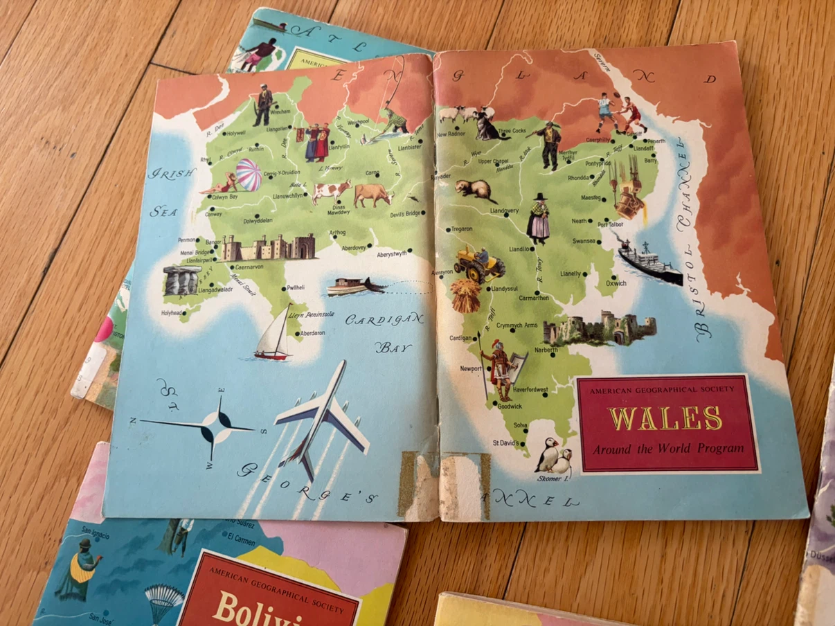 Around the world books RARE AND VALUABLE - photo 2