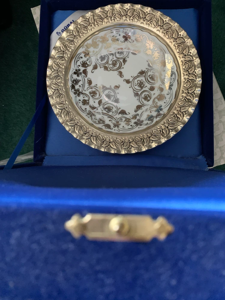 Gural Porcelan Decorative Plate