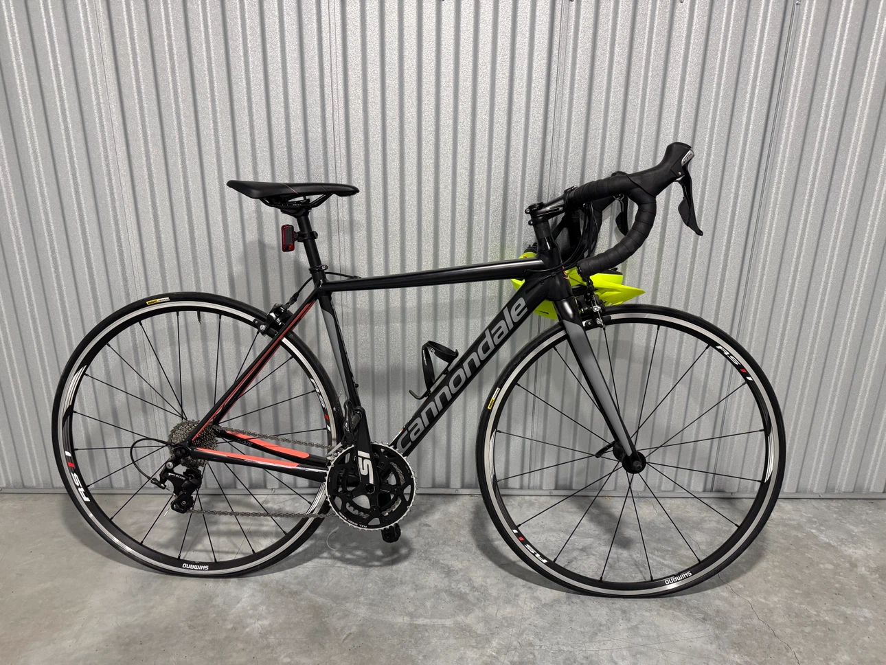 [LIKE NEW] Cannondale CAAD12 Women’s Road Bike