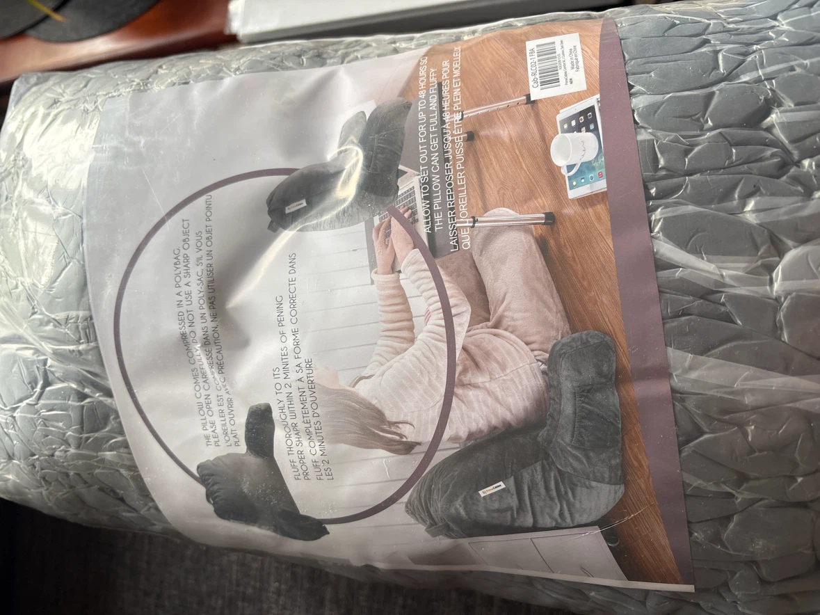 Reading Pillow with Arms - photo 4