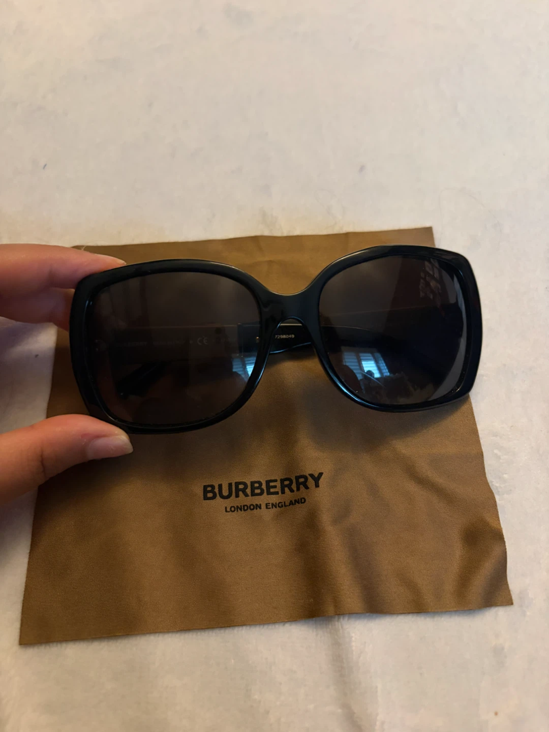 Oversized Burberry Sunglasses - photo 3