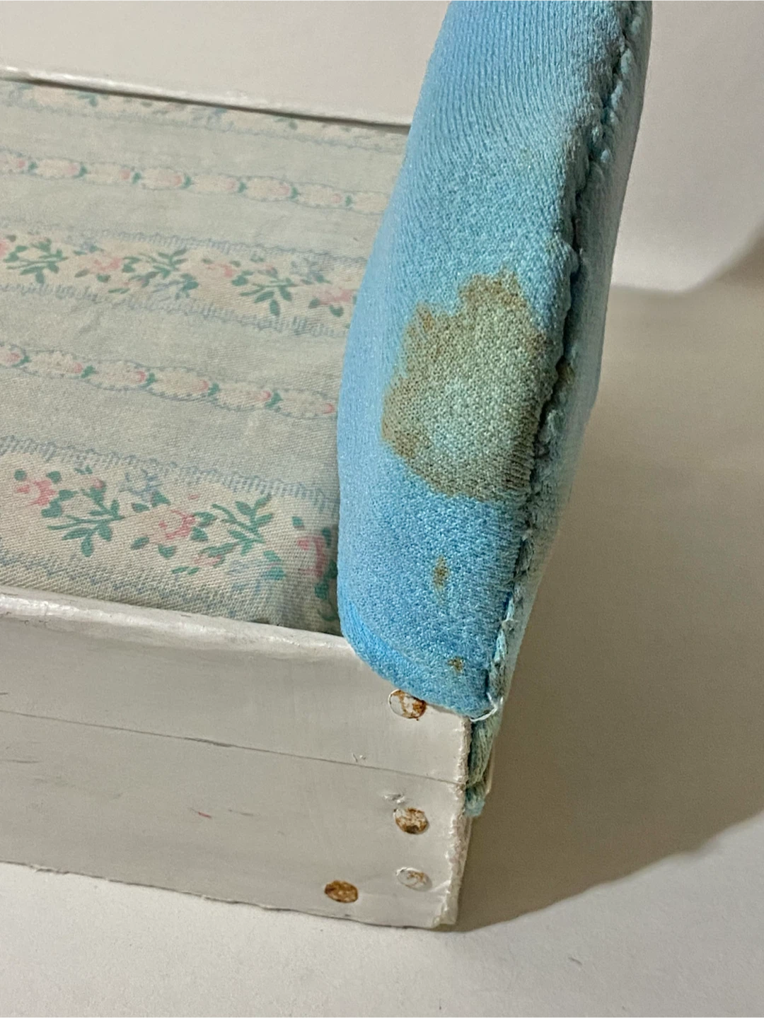 Doll Bed with Floral Bedding - photo 5