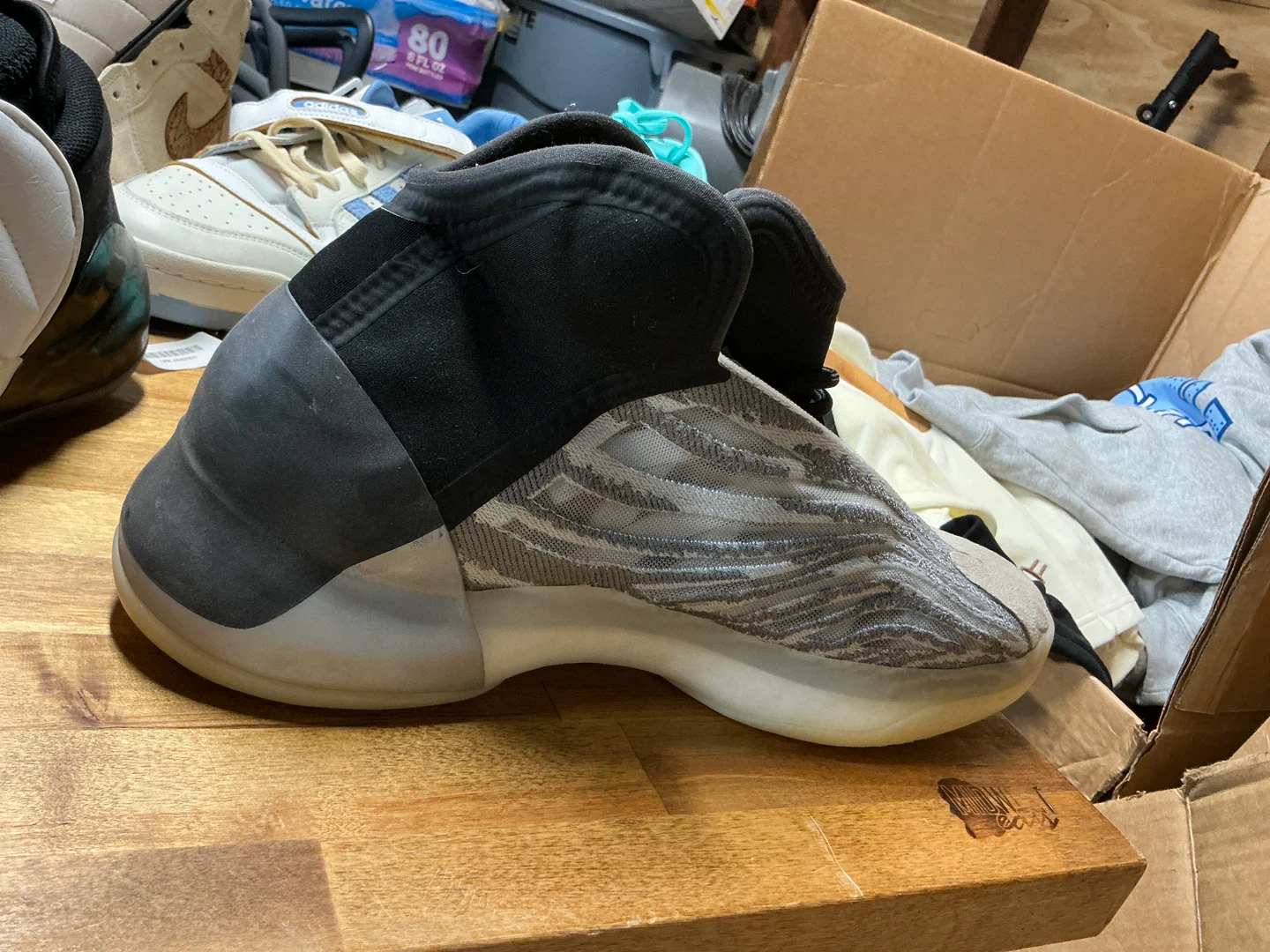 Adidas Yeezy 700 MNVN