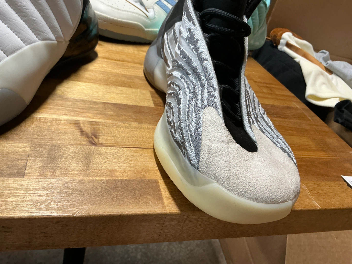 Adidas Yeezy 700 MNVN - photo 4