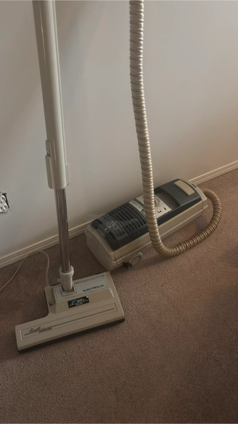 Electrolux Style Commercial Grade Perfect C103 Canister Vacuum - photo 2