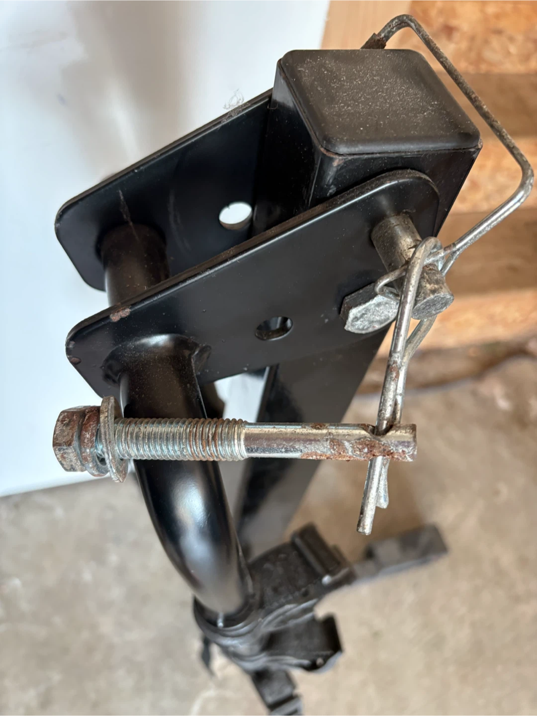 CargoMaster Hitch Mount Bike Carrier - photo 5